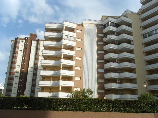 Apartamentos Marblau Varios 1, 2 Y 3 Dormitorios - Julio Y Agosto Solo Familias Playa de Gandia Экстерьер фото